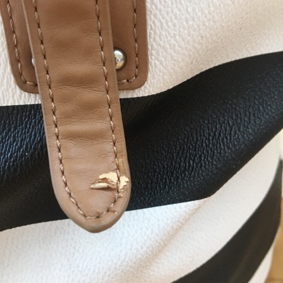 Kenneth Cole Reaction Tote - Picture 12 of 12